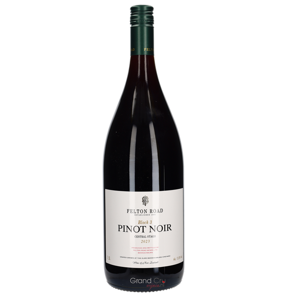 2023 Felton Road Block 3 Pinot Noir Magnum - Bottle Hero