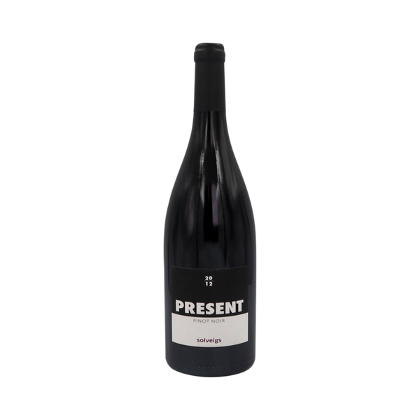 Solveigs Present Pinot Noir 2018 - Bottle Hero