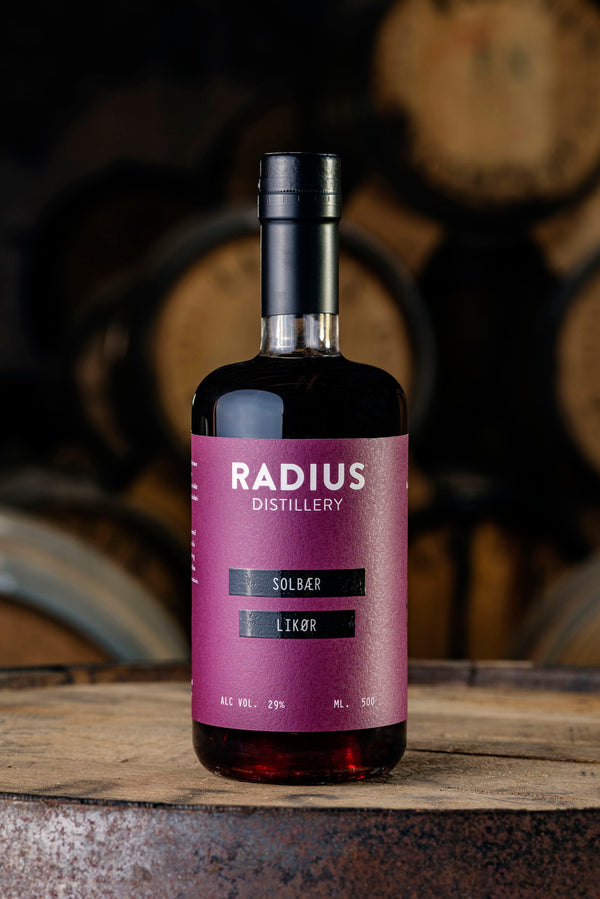 Radius Solbærlikør - Bottle Hero